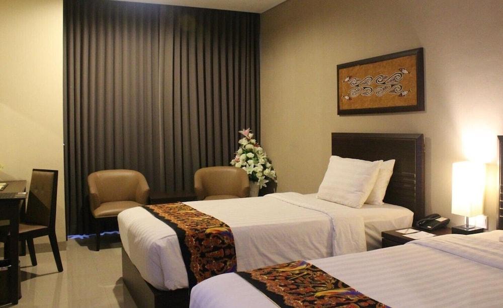 Grand Abe Hotel Jayapura Exterior foto