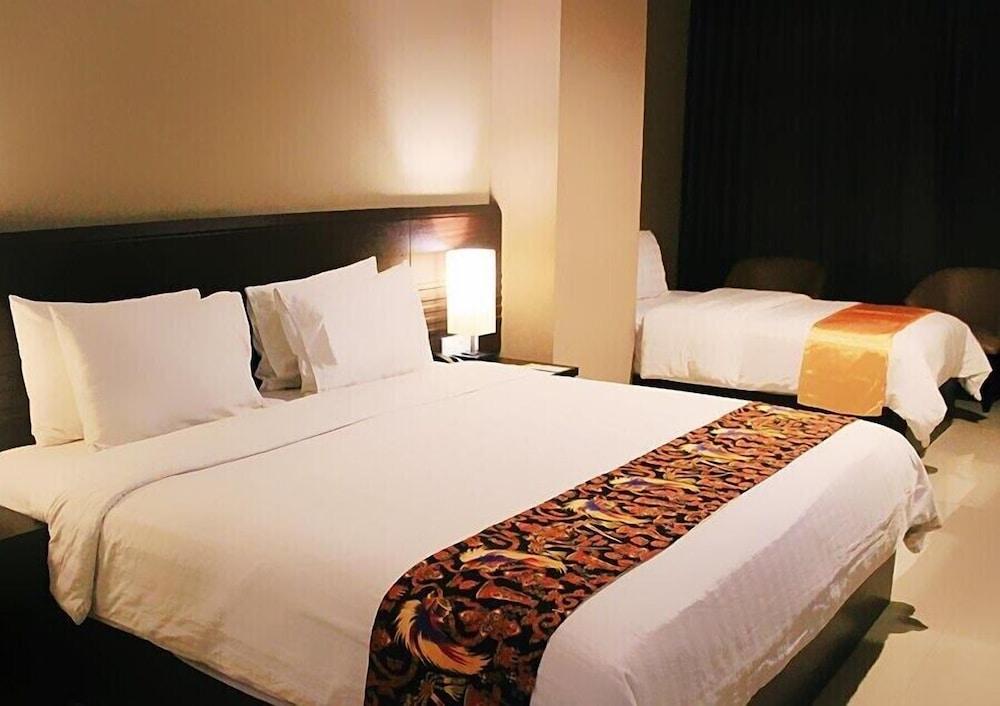 Grand Abe Hotel Jayapura Exterior foto
