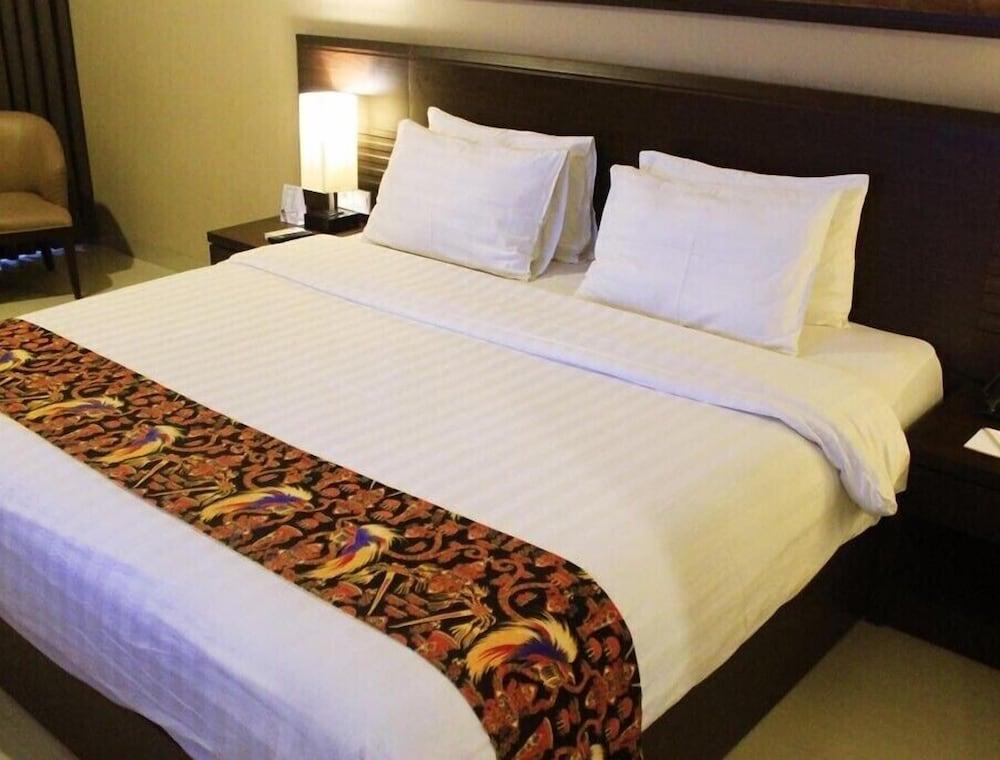 Grand Abe Hotel Jayapura Exterior foto