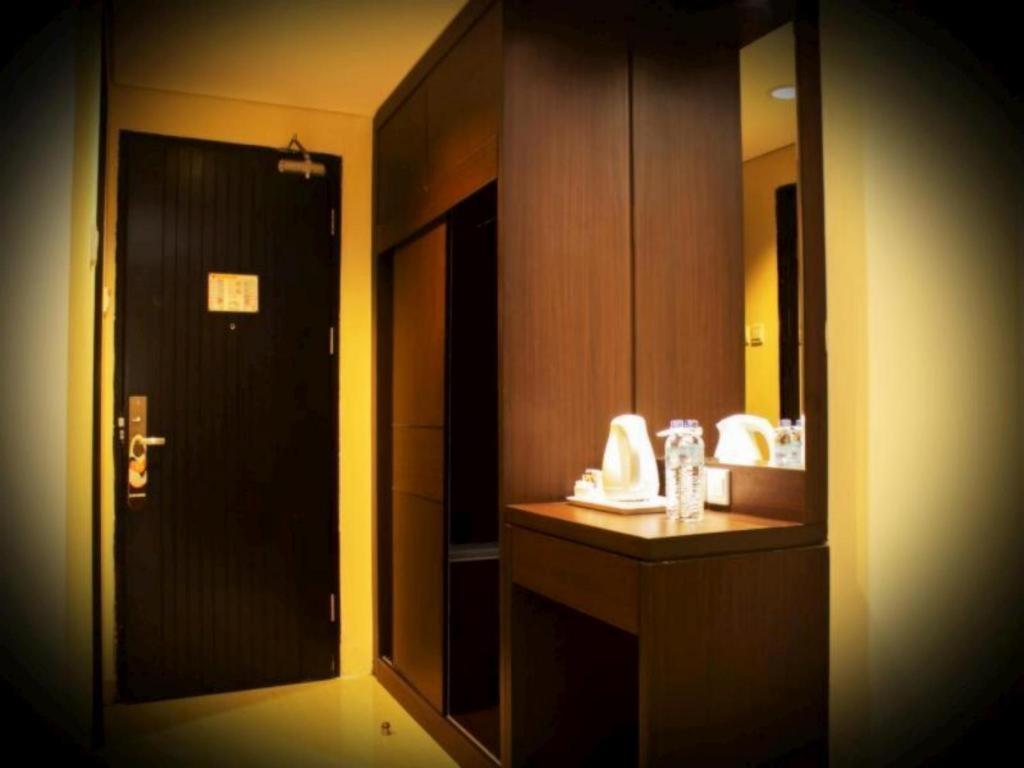 Grand Abe Hotel Jayapura Exterior foto
