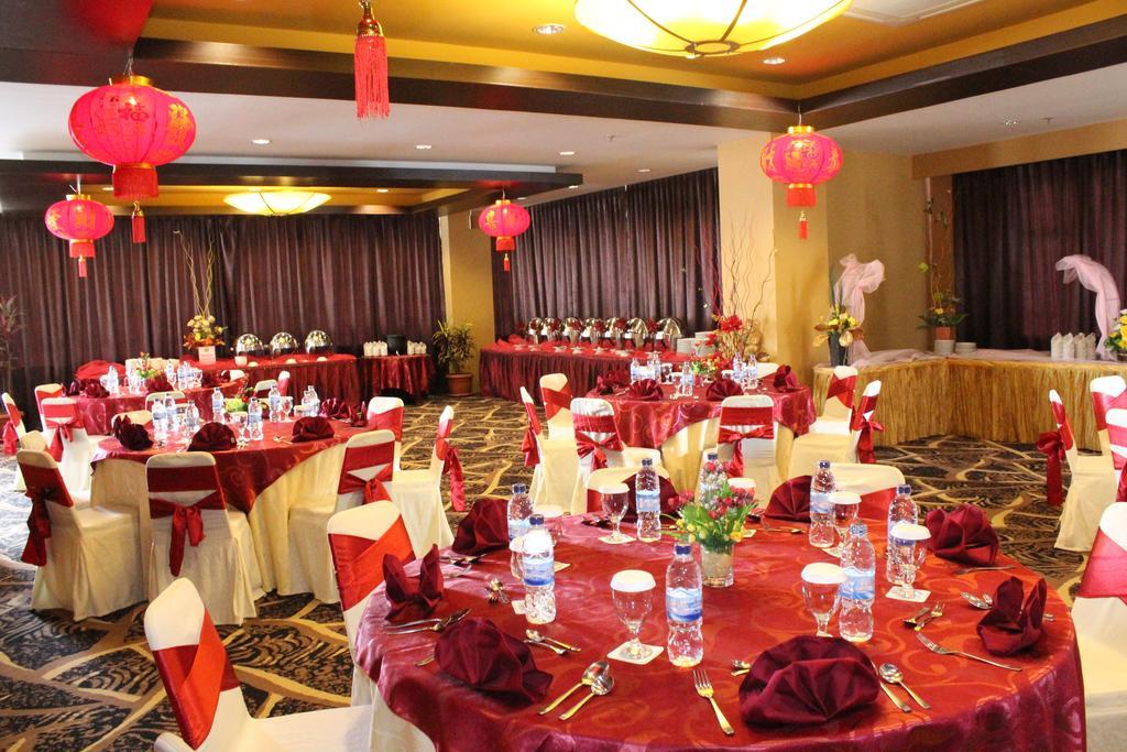 Grand Abe Hotel Jayapura Exterior foto